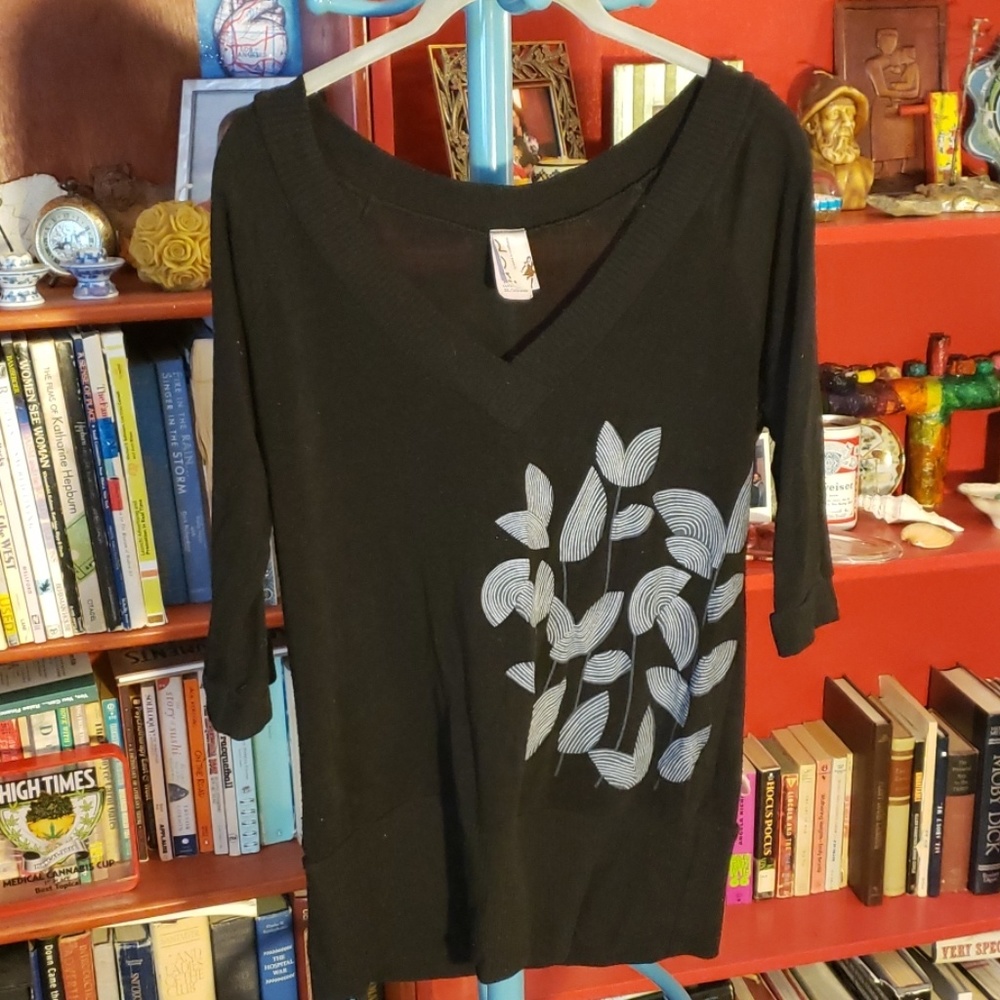 Black v neck sweater